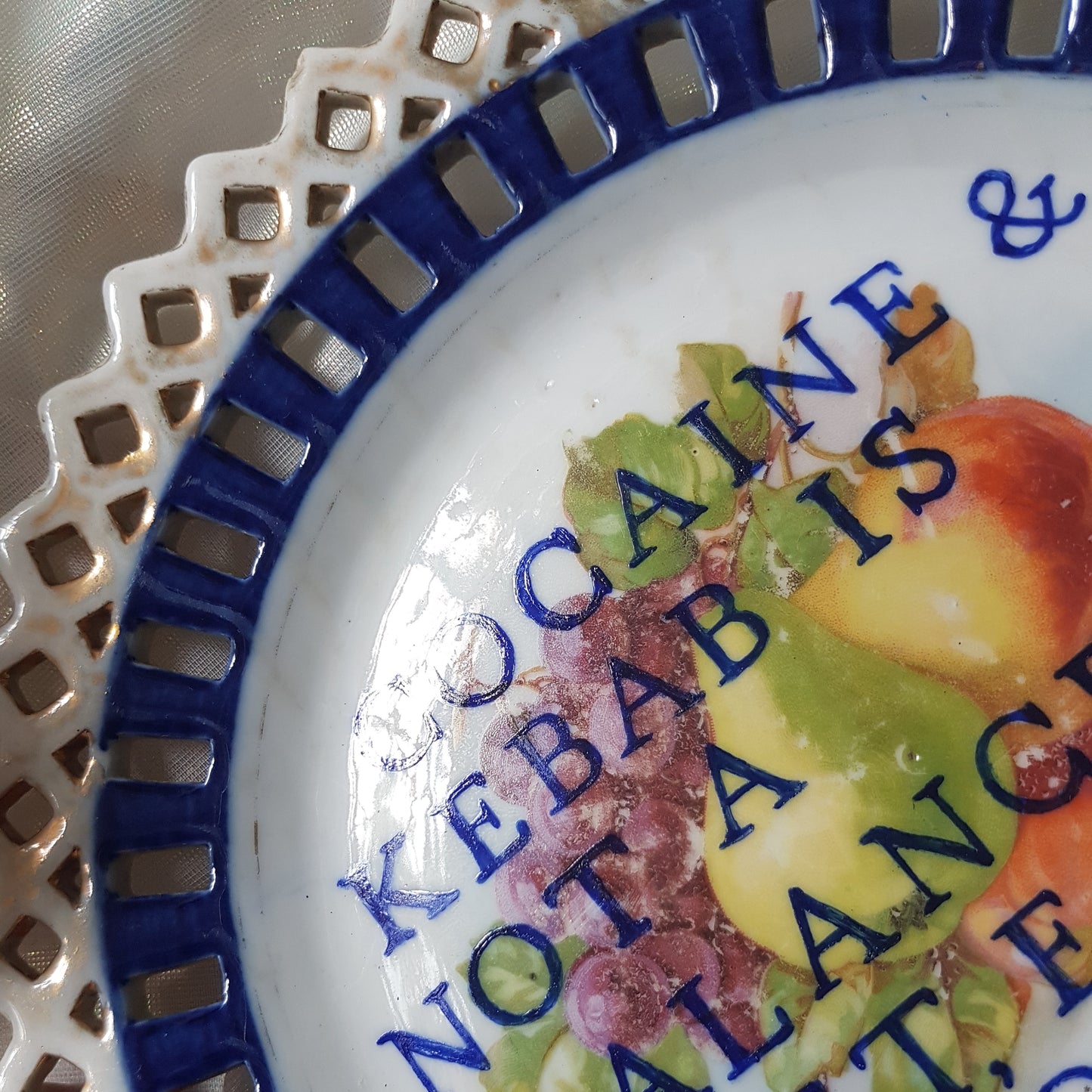cocaine and kebab wall plate
