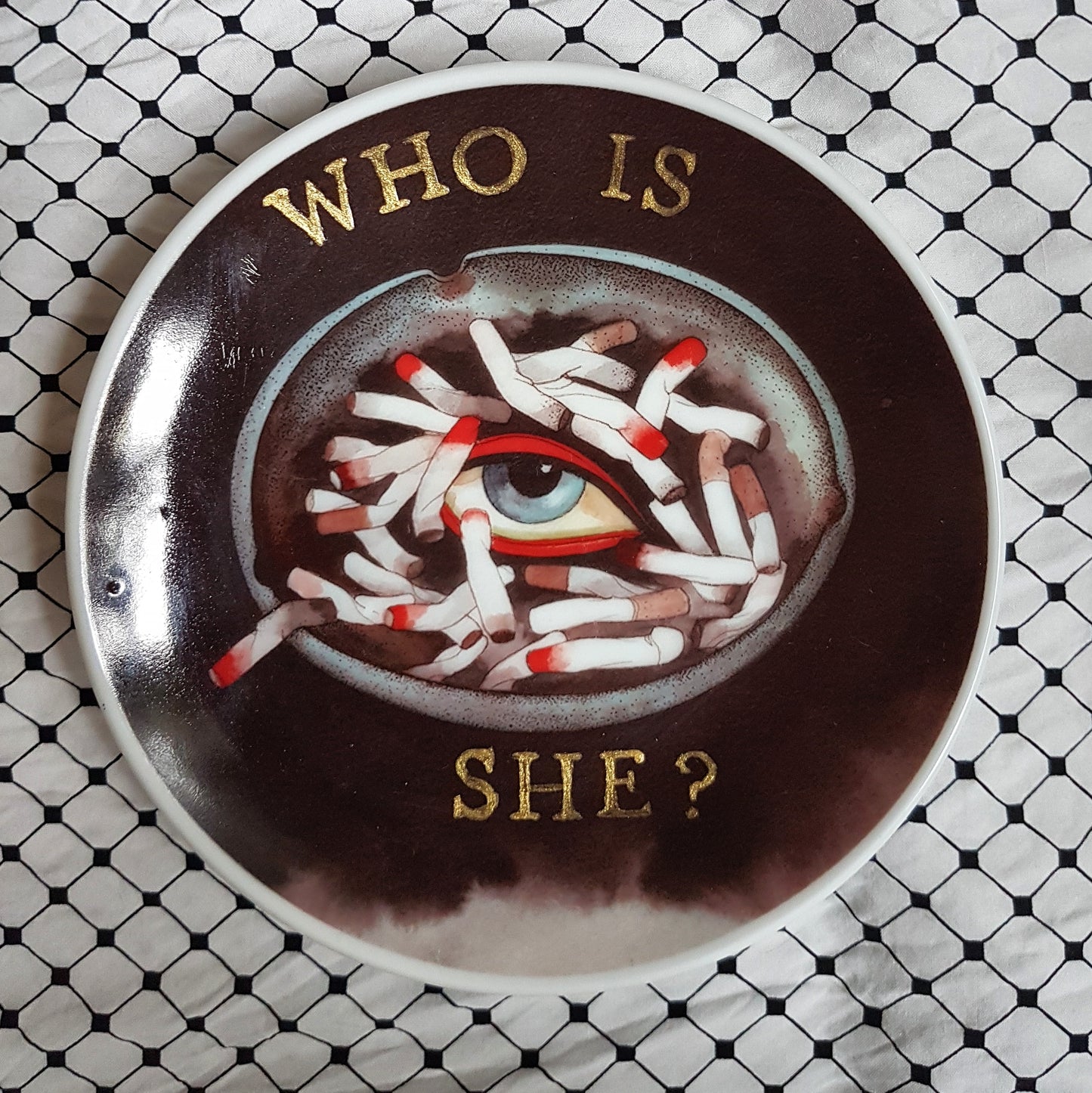 who is she wall plate