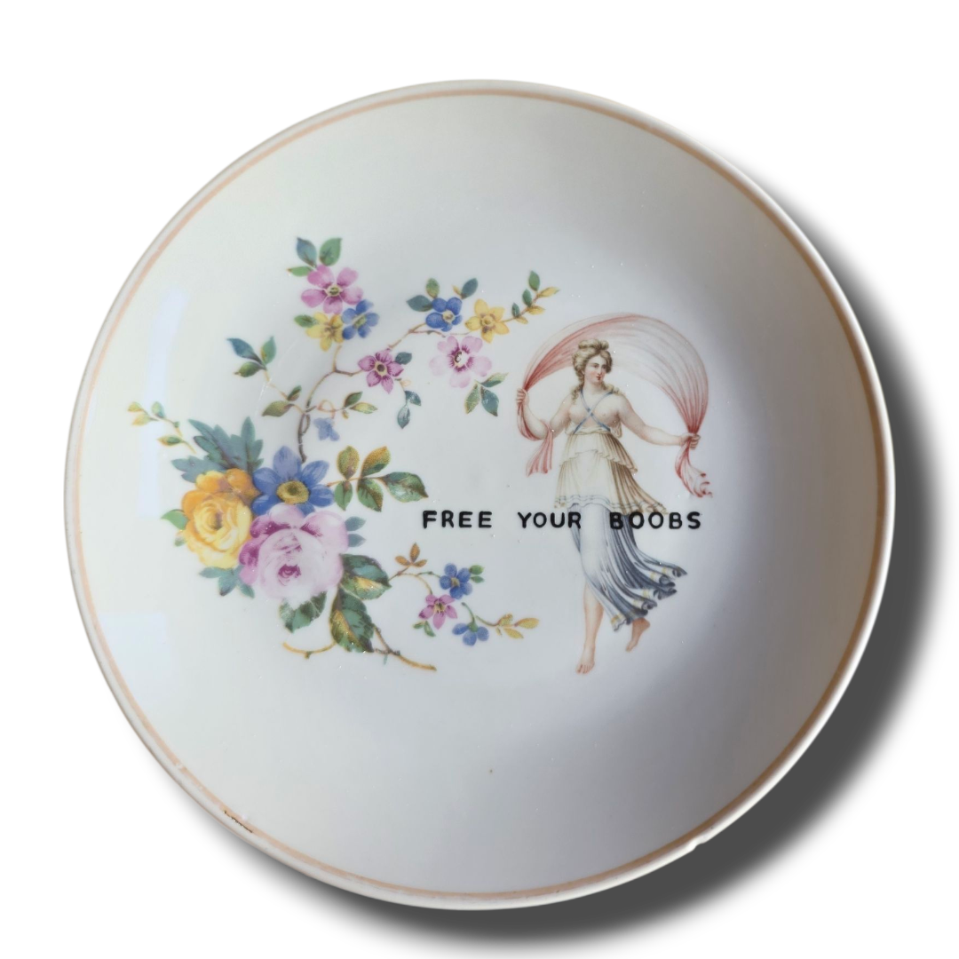 free your boobs wall plate